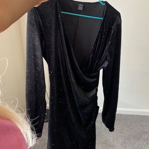 i wore it to homecoming two years ago in 9th grade now i’m selling it.